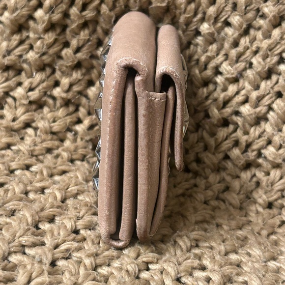 Jimmy Choo Star-Studded Nude Pink Leather Compact Wallet - EUC with COA - Picture 9 of 9